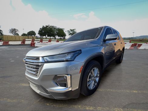 Used 2023 Chevrolet Traverse LT FWD image 5