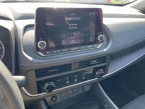 Used 2025 Nissan Rogue S FWD image 22