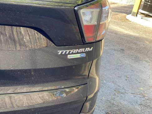 Used 2017 Ford Escape Titanium w/ Equipment Group 301A AWD/4WD image 11