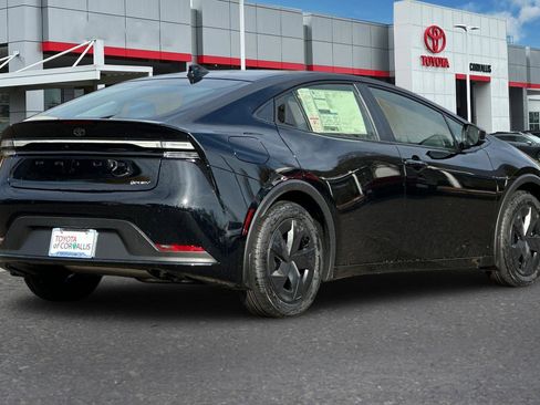 New 2026 Toyota Prius Plug-In Hybrid image 5