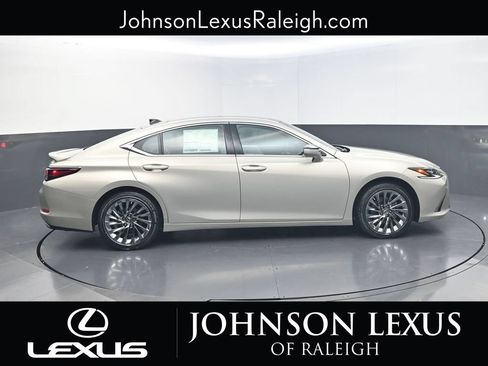 Used 2025 Lexus ES 350 Ultra Luxury FWD image 6