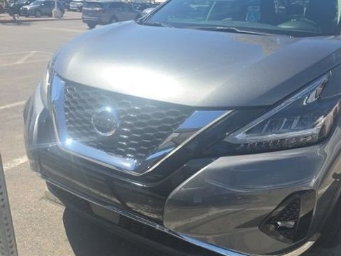 Used 2020 Nissan Murano SV w/ Premium Package image 2