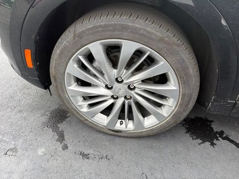 Used 2025 Buick Envision Avenir AWD/4WD image 19