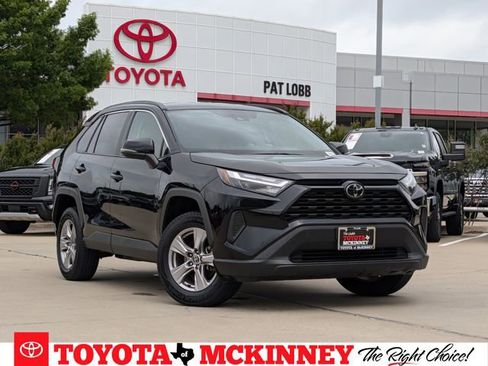 Used 2025 Toyota RAV4 XLE image 1