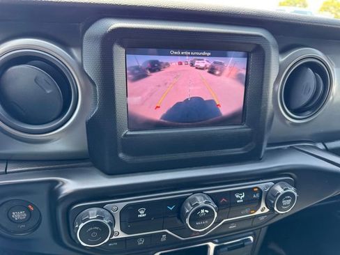 Used 2023 Jeep Wrangler Unlimited Sport AWD/4WD image 21