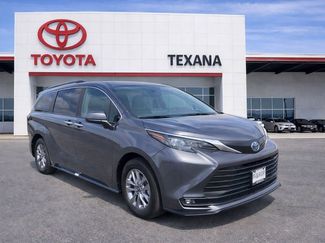 Used 2025 Toyota Sienna XLE video 1
