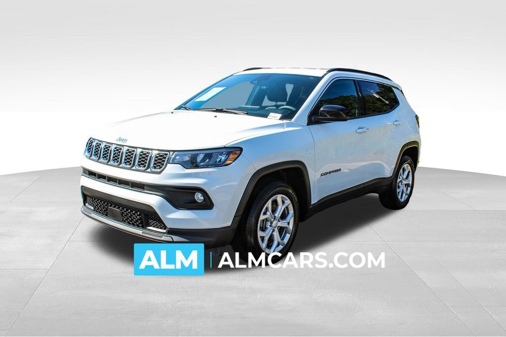 Used 2024 Jeep Compass Latitude AWD/4WD image 1