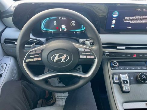 Used 2025 Hyundai Palisade SE image 15
