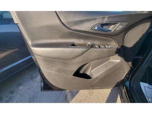 Used 2020 Chevrolet Equinox LT w/ LPO, Floor Liner Package image 7