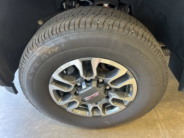 Used 2024 GMC Sierra 3500 SLE w/ Preferred Package AWD/4WD image 10