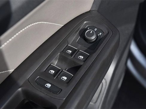 Certified 2023 Volkswagen Atlas Cross Sport SE w/ Black Wheel Package image 8