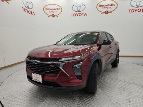 Used 2024 Chevrolet Trax RS w/ Driver Confidence Package FWD image 2