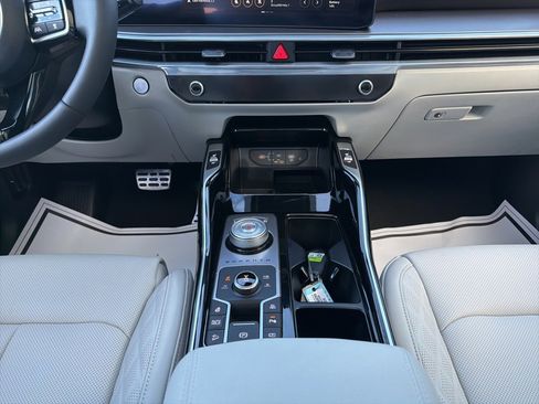 Used 2025 Kia Sorento SX Prestige image 30