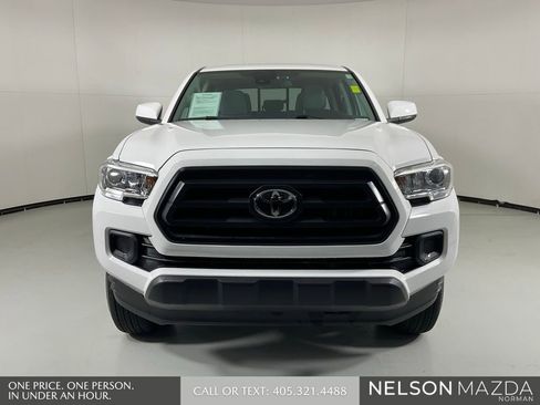 Used 2022 Toyota Tacoma SR AWD/4WD image 2