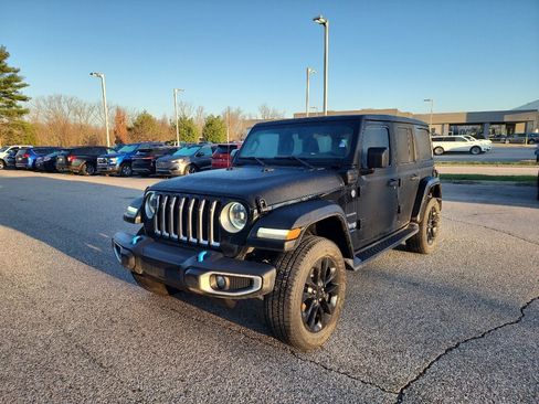 Used 2023 Jeep Wrangler Sahara w/ Cold Weather Group image 3