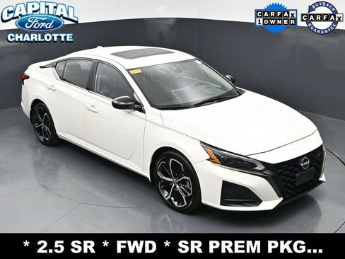 Used 2023 Nissan Altima 2.5 SR w/ SR Premium Package FWD image 28