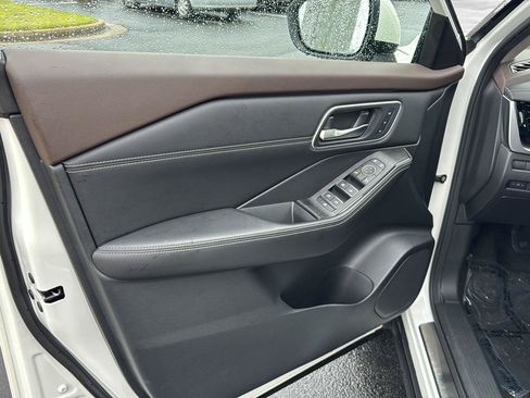 Used 2023 Nissan Rogue Platinum w/ Platinum Premium Package AWD/4WD image 14