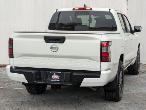 New 2025 Nissan Frontier SV w/ SV Convenience Package RWD image 6