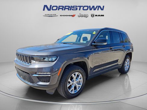 Certified 2023 Jeep Grand Cherokee Limited AWD/4WD image 3