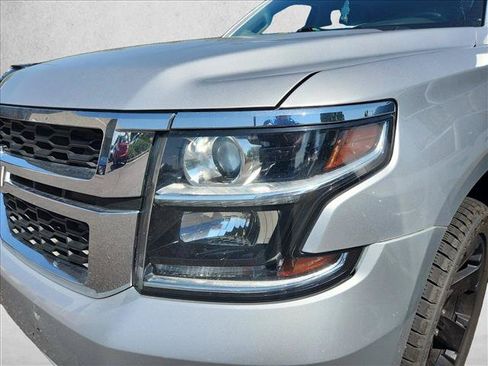 Used 2020 Chevrolet Suburban LT RWD image 14