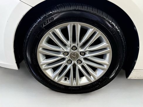 Used 2013 Lexus ES 350 w/ Luxury Pkg FWD image 40