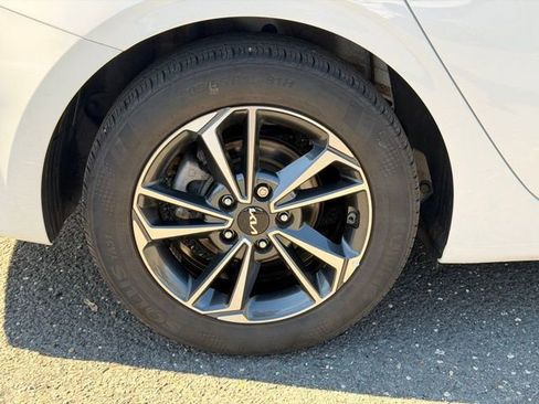 Used 2024 Kia Forte LXS image 7