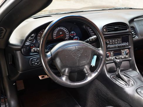 Used 2004 Chevrolet Corvette Convertible w/ Preferred Equipment Group image 24