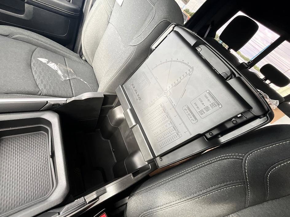 New 2027 RAM 3500 Big Horn AWD/4WD image 29