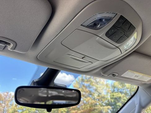 Used 2024 Chrysler Voyager LX FWD image 41