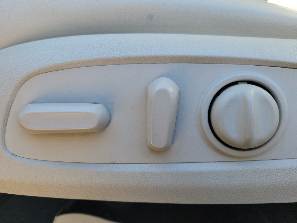 Used 2023 Buick Enclave Essence FWD image 19