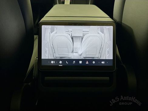 Used 2026 Tesla Model Y Long Range image 32