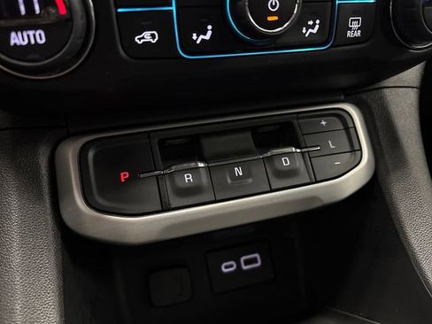 Used 2023 GMC Acadia SLE w/ Driver Convenience Package image 47