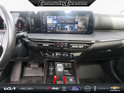 Used 2025 Nissan Kicks SR w/ SR Premium Package image 17