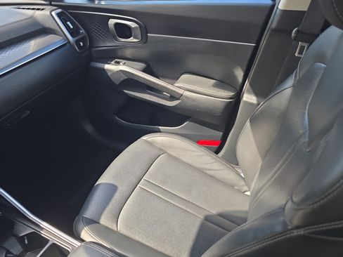 Certified 2023 Kia Sorento S image 15