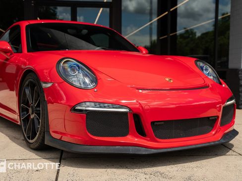 Used 2015 Porsche 911 GT3 RWD image 2