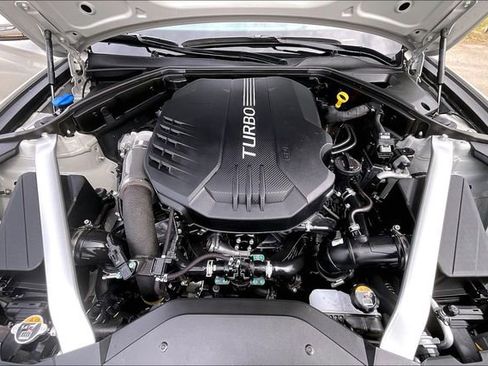 Certified 2025 Genesis G70 3.3T Advanced RWD image 9