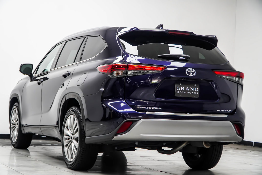 Used 2023 Toyota Highlander Platinum FWD image 13