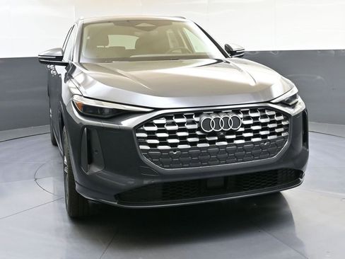 Certified 2025 Audi Q5 Premium w/ Convenience Package image 8