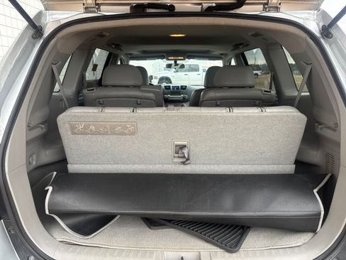 Used 2010 Toyota Highlander SE image 31