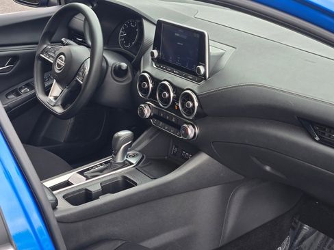 Used 2024 Nissan Sentra SV image 7