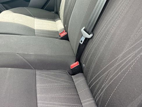 Used 2018 Ford Focus SEL w/ Cold Weather Package FWD image 19