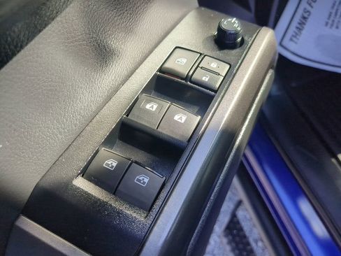 Used 2023 Toyota Tacoma TRD Off-Road AWD/4WD image 18
