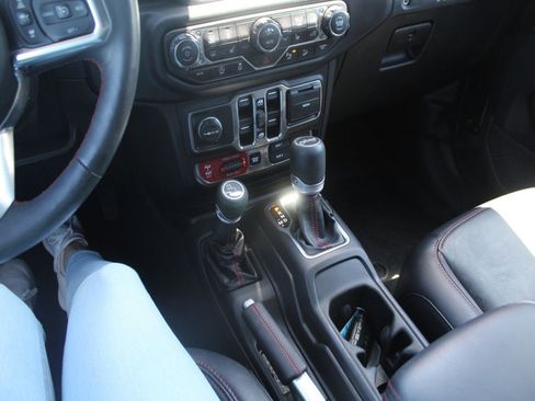 Used 2019 Jeep Wrangler Unlimited Rubicon AWD/4WD image 20