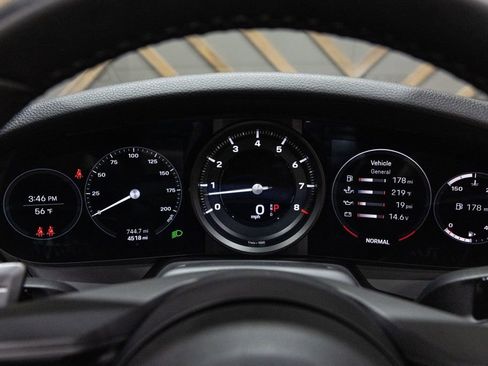 Used 2024 Porsche 911 Carrera image 39