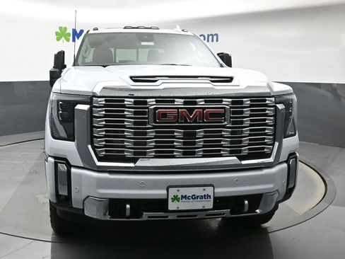 New 2026 GMC Sierra 3500 Denali w/ Denali Reserve Package image 4