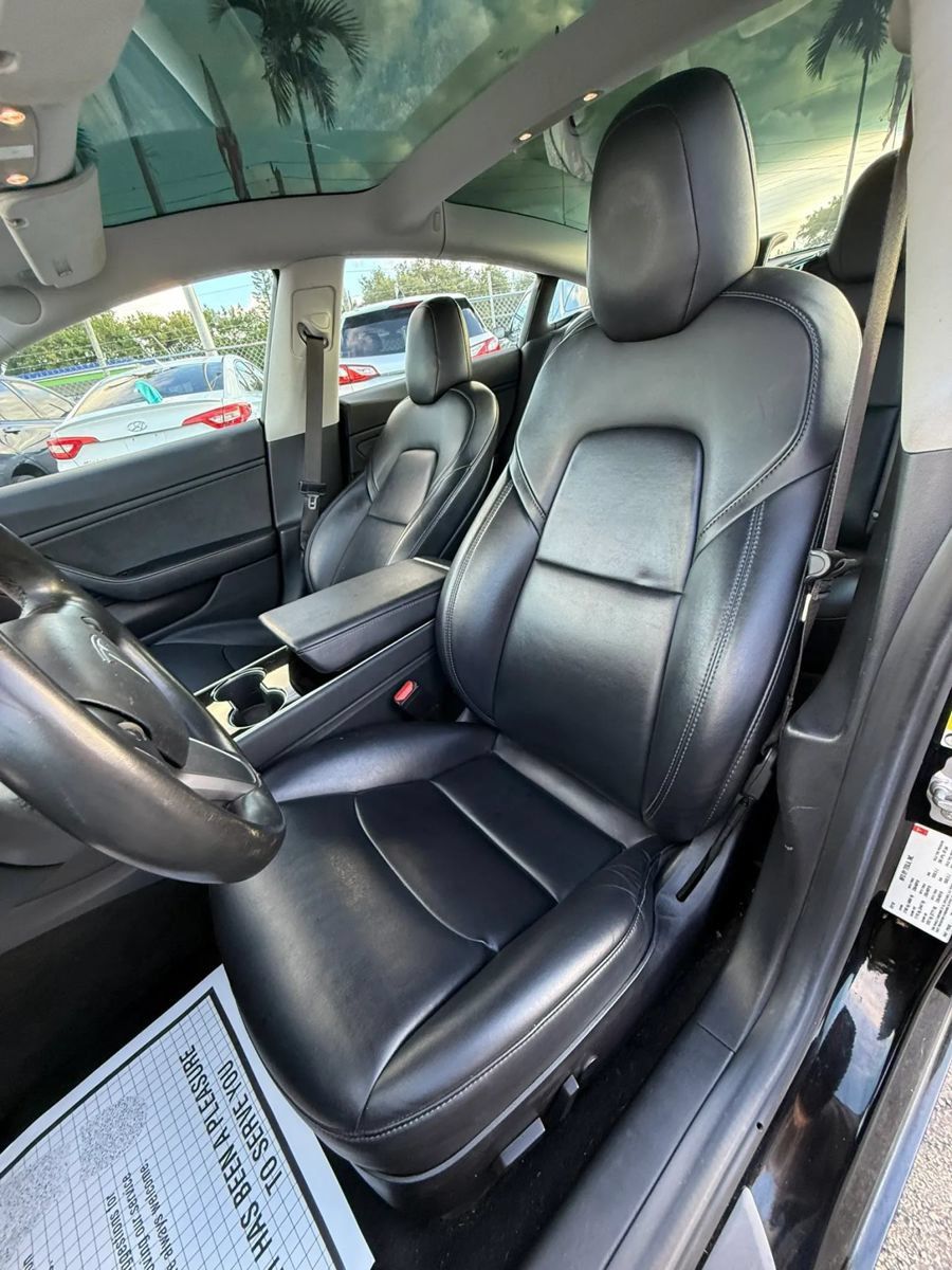 Used 2018 Tesla Model 3 Mid Range RWD image 9