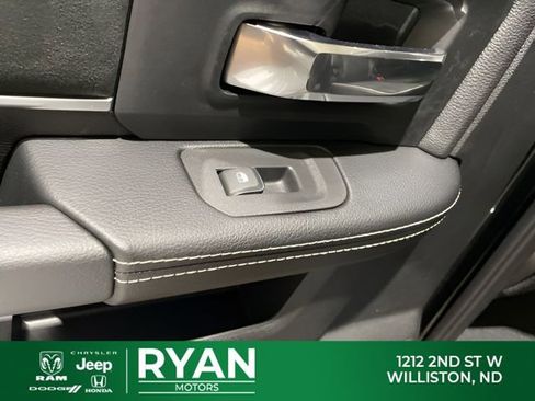 New 2026 RAM 2500 Laramie AWD/4WD image 37