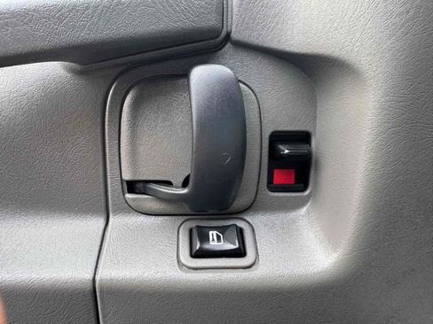 Used 2014 Chevrolet Express 1500 RWD image 21