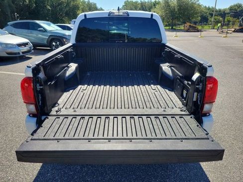 Used 2019 Toyota Tacoma TRD Sport AWD/4WD image 19