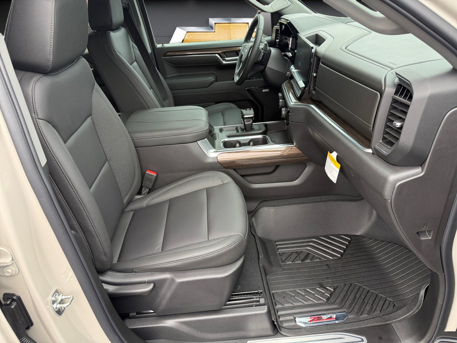 New 2026 Chevrolet Silverado 1500 RST w/ Dark Appearance Package AWD/4WD image 12